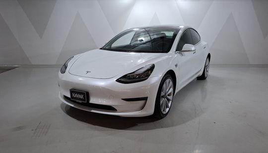 Tesla • Model 3