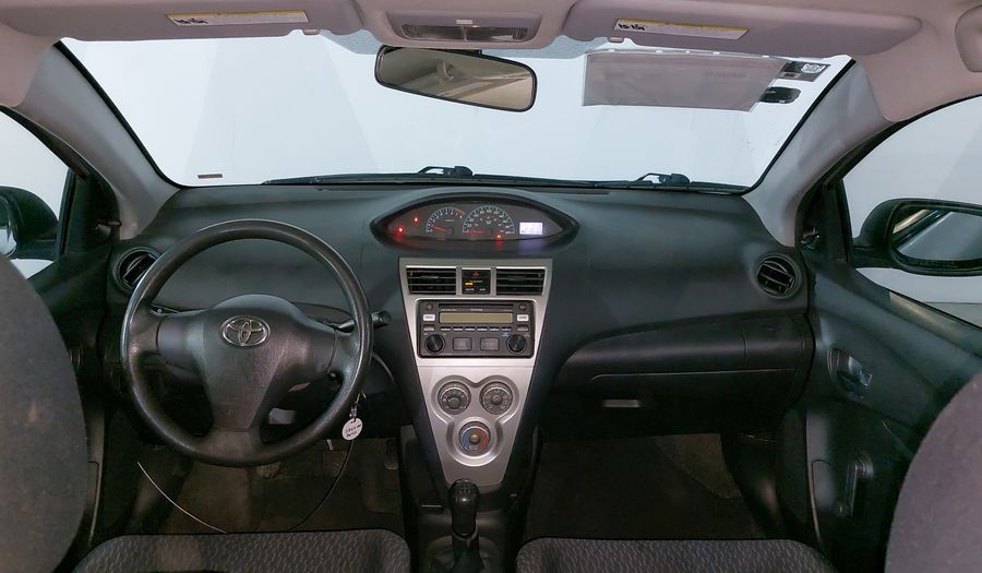 Toyota Yaris 1.5 SEDAN PREMIUM MT Sedan 2015