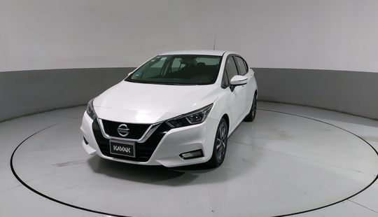 Nissan • Versa