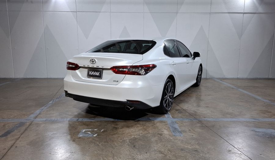 Toyota Camry 2.5 XLE AUTO Sedan 2021