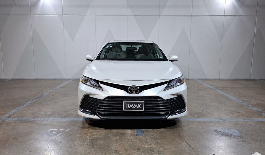 Toyota Camry 2.5 XLE AUTO Sedan 2021