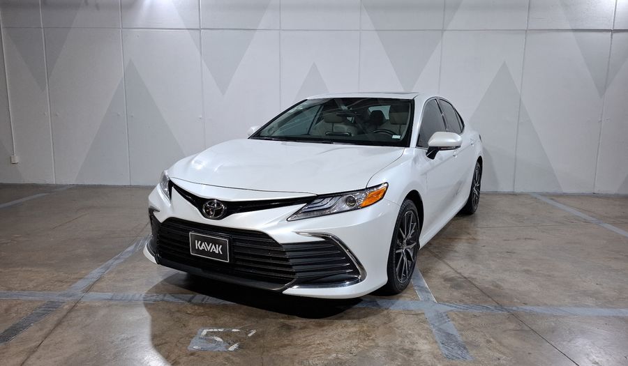 Toyota Camry 2.5 XLE AUTO Sedan 2021