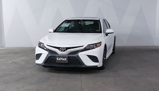 Toyota • Camry