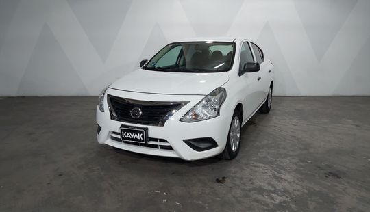 Nissan • Versa