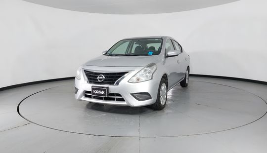 Nissan • Versa