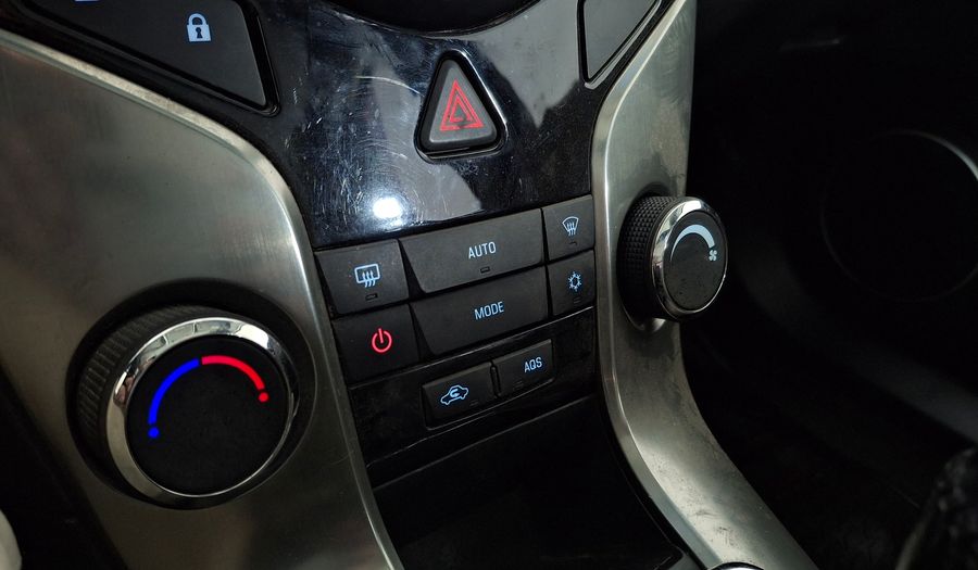 Chevrolet Cruze 2.0 DIESEL LT Hatchback 2015
