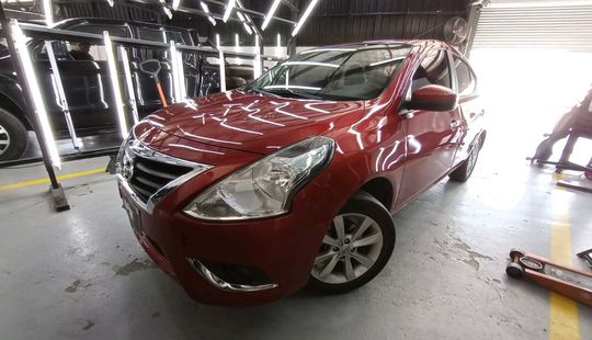 Nissan • Versa