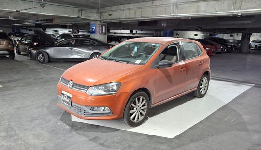 Volkswagen • Polo