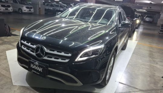 Mercedes Benz • Clase GLA