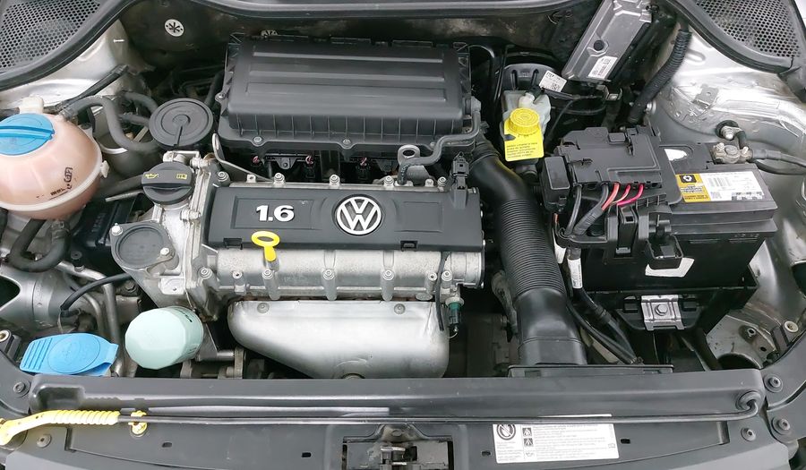 Volkswagen Vento 1.6 ACTIVE MT Sedan 2014