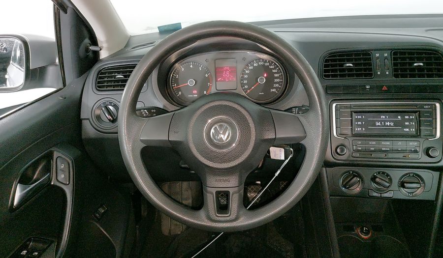 Volkswagen Vento 1.6 ACTIVE MT Sedan 2014