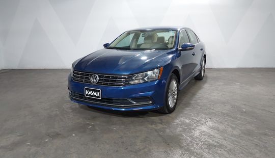 Volkswagen • Passat