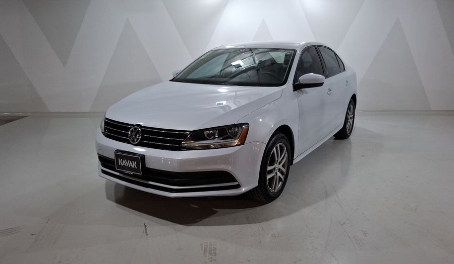 Volkswagen Jetta 2.5 TRENDLINE TIP. Sedan 2018