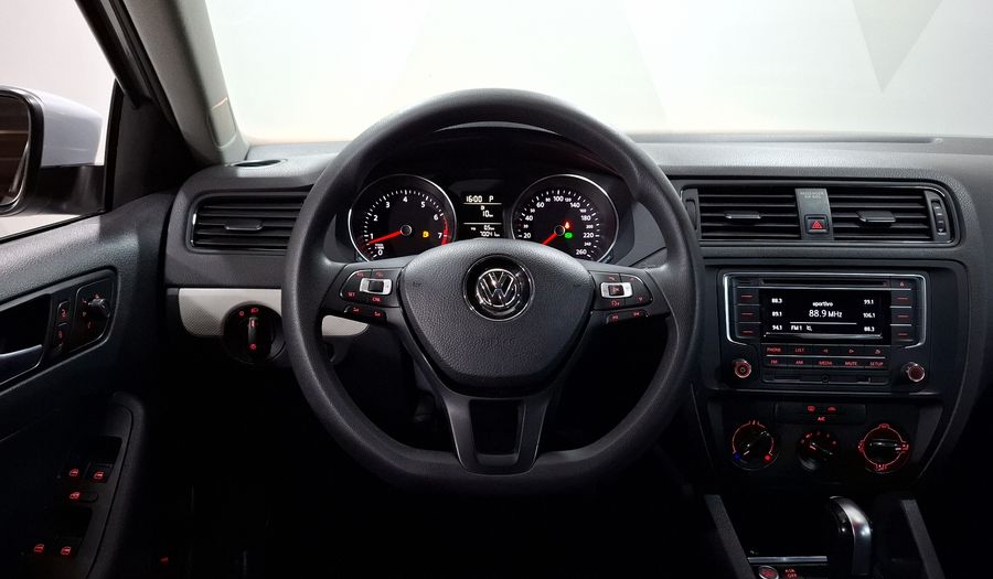 Volkswagen Jetta 2.5 TRENDLINE TIP. Sedan 2018