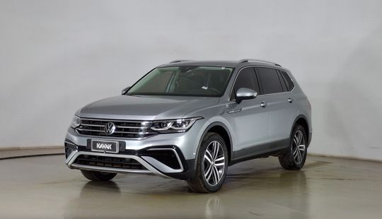 Volkswagen • Tiguan