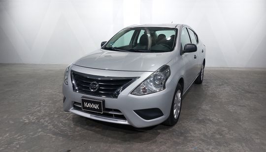 Nissan • Versa