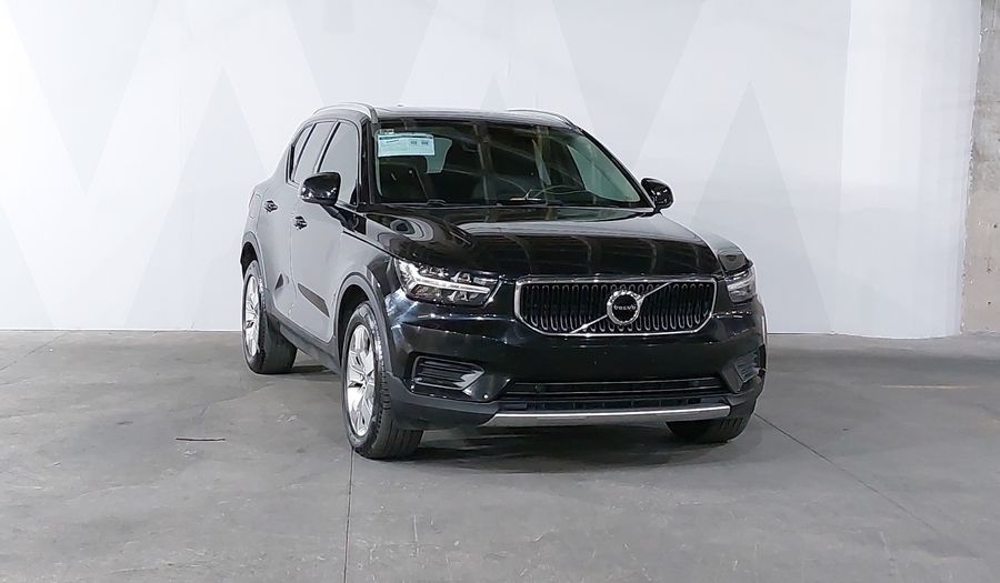 Volvo Xc40 2.0 T4 MOMENTUM AUTO Suv 2021