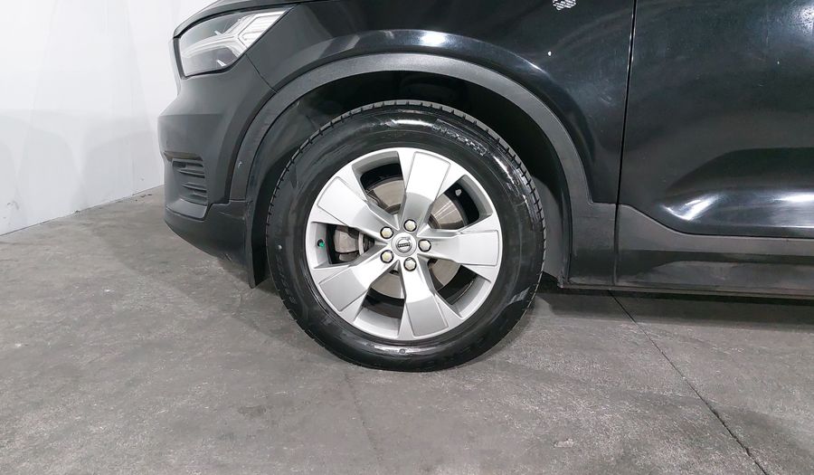 Volvo Xc40 2.0 T4 MOMENTUM AUTO Suv 2021