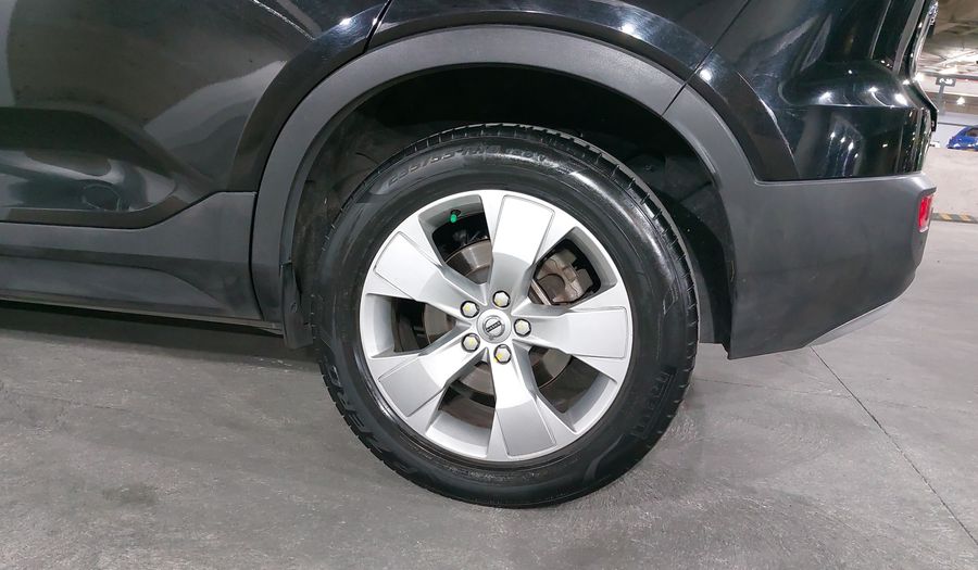 Volvo Xc40 2.0 T4 MOMENTUM AUTO Suv 2021