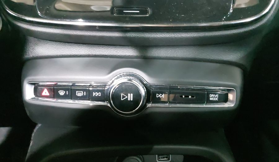 Volvo Xc40 2.0 T4 MOMENTUM AUTO Suv 2021