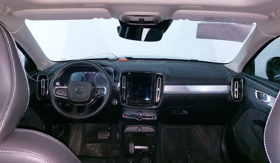 Volvo Xc40 2.0 T4 MOMENTUM AUTO Suv 2021