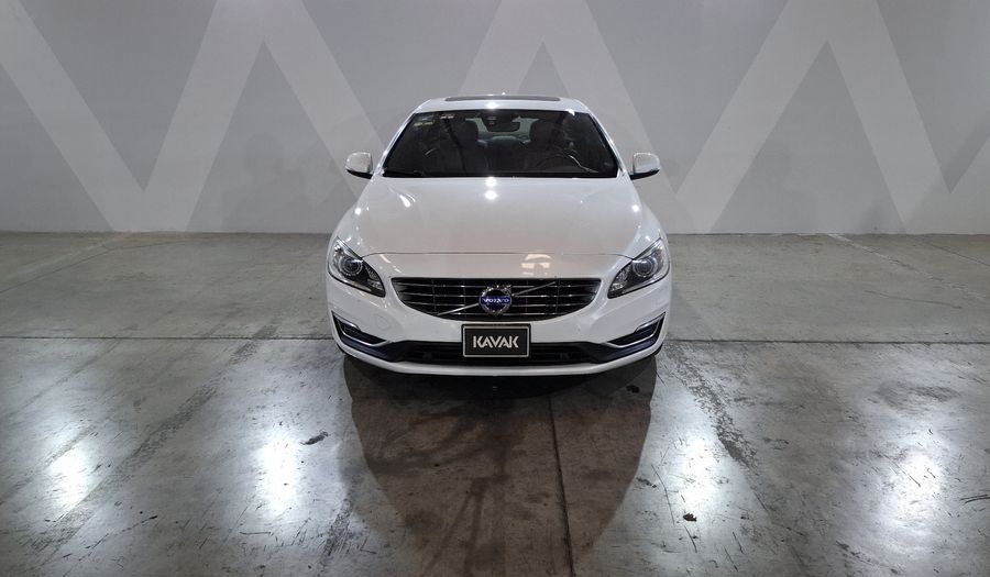 Volvo S60 2.0 MOMENTUM T5 AUTO Sedan 2017