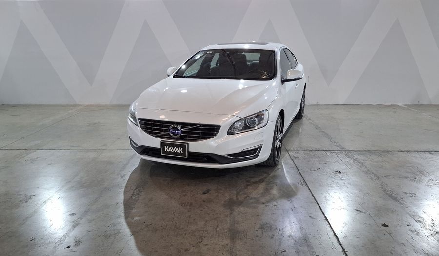 Volvo S60 2.0 MOMENTUM T5 AUTO Sedan 2017