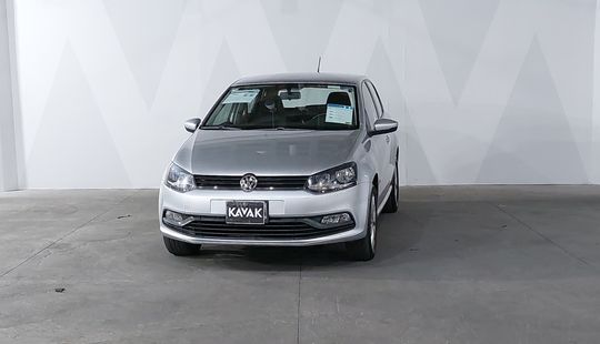 Volkswagen • Polo