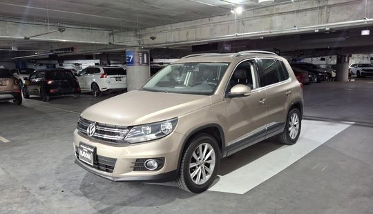 Volkswagen • Tiguan