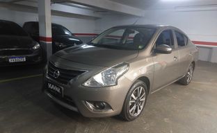 Nissan • Versa