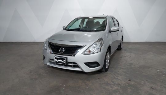 Nissan • Versa