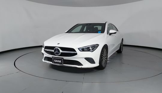 Mercedes Benz • Clase CLA