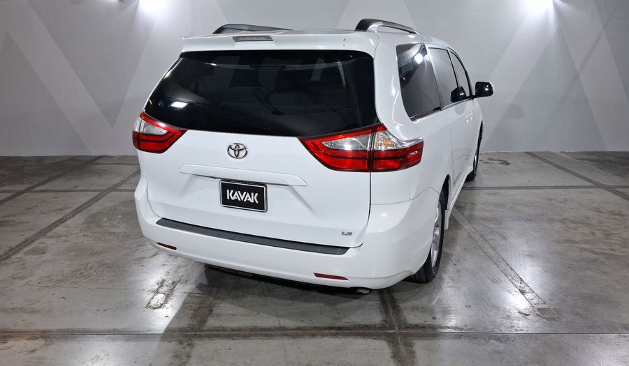 Toyota Sienna 3.5 LE AT Minivan 2018