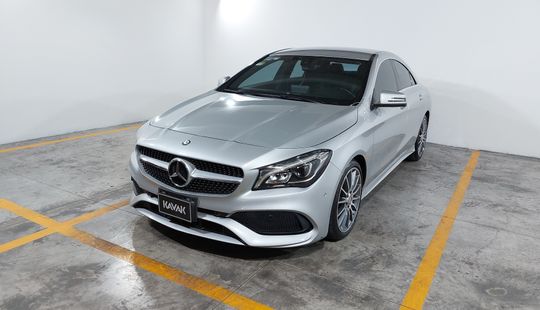 Mercedes Benz • Clase CLA