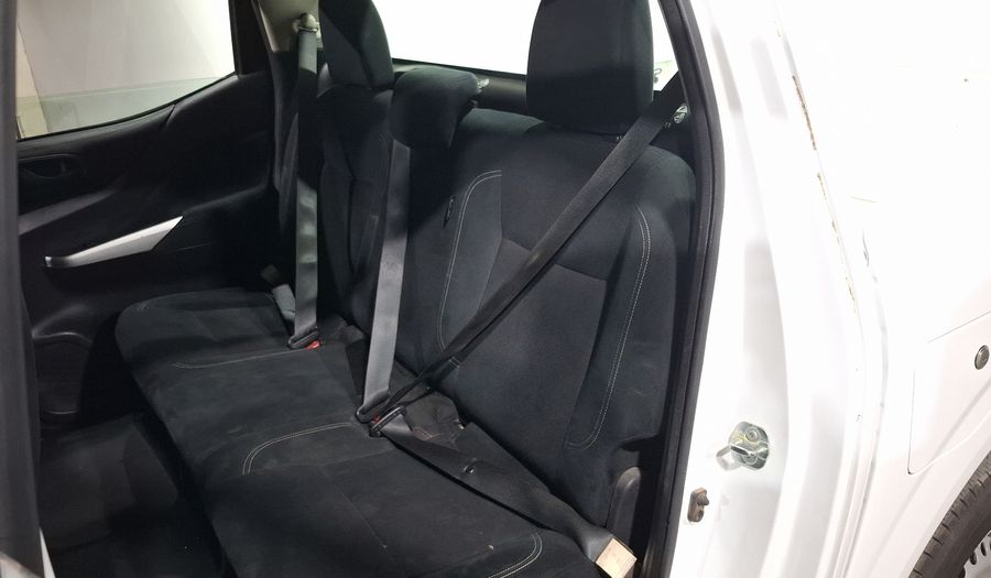 Nissan Np300 2.5 DOBLE CABINA S AC PAQ. SEG. Pickup 2020