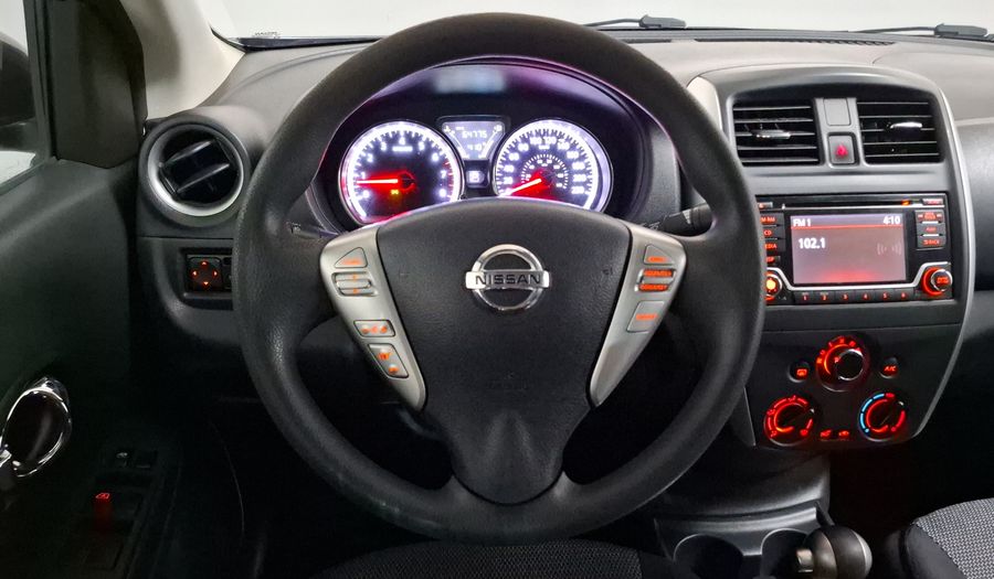 Nissan Versa 1.6 ADVANCE TA AC Sedan 2015