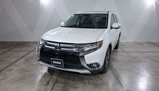 Mitsubishi • Outlander