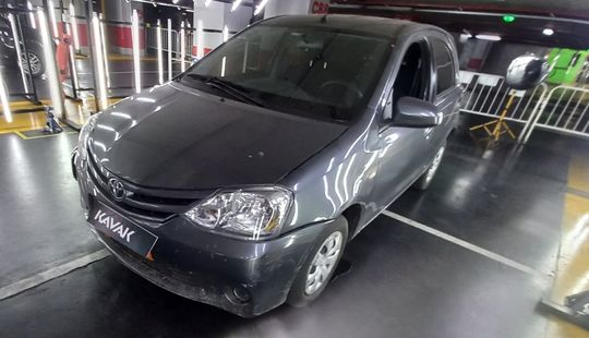 Toyota • Etios