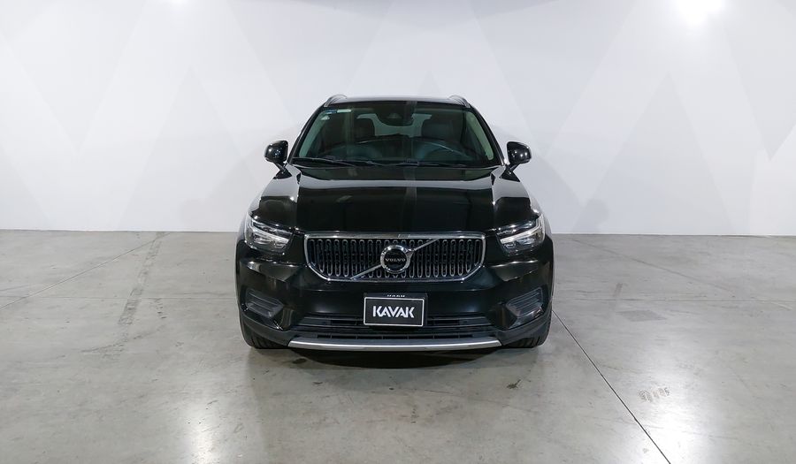 Volvo Xc40 2.0 T4 MOMENTUM AUTO Suv 2020