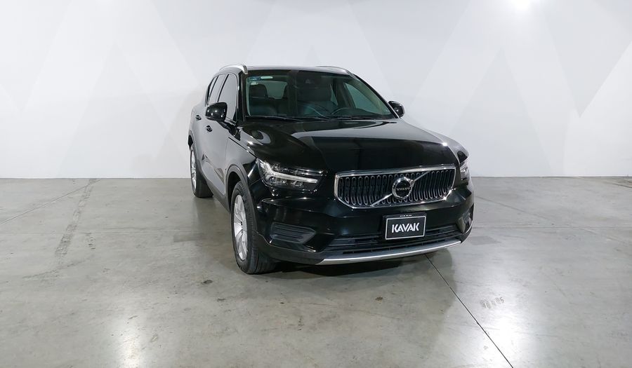 Volvo Xc40 2.0 T4 MOMENTUM AUTO Suv 2020