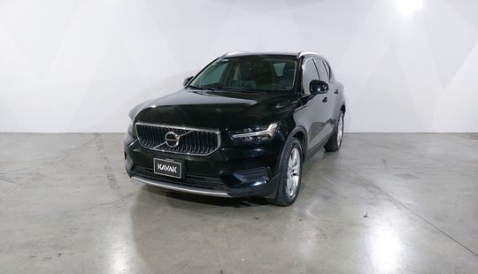 Volvo • XC40