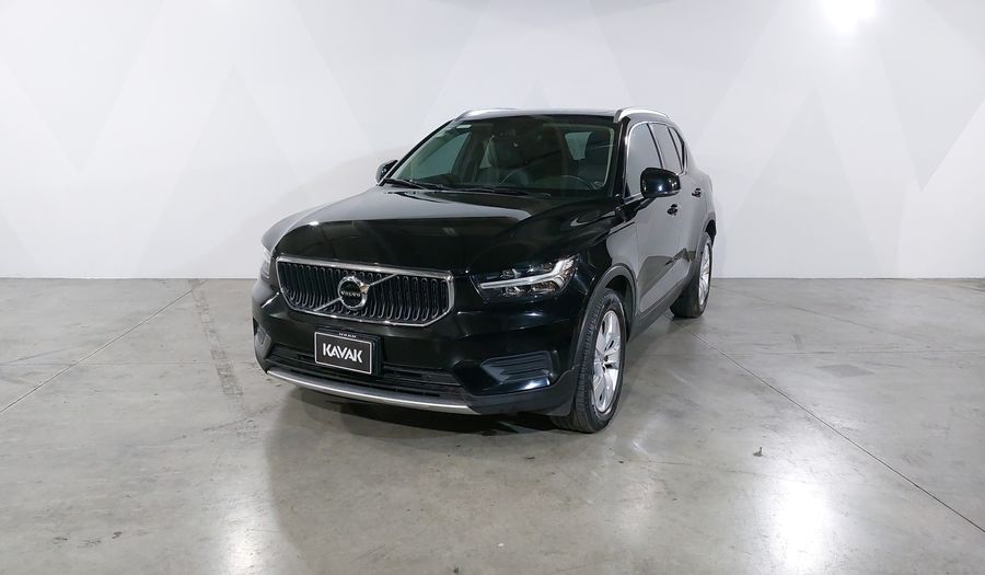 Volvo Xc40 2.0 T4 MOMENTUM AUTO Suv 2020