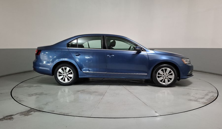 Volkswagen Jetta 2.5 COMFORTLINE TIP. BOLSAS AIRE DEL. Sedan 2018