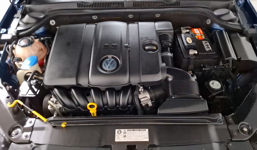 Volkswagen Jetta 2.5 COMFORTLINE TIP. BOLSAS AIRE DEL. Sedan 2018