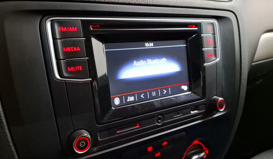 Volkswagen Jetta 2.5 COMFORTLINE TIP. BOLSAS AIRE DEL. Sedan 2018