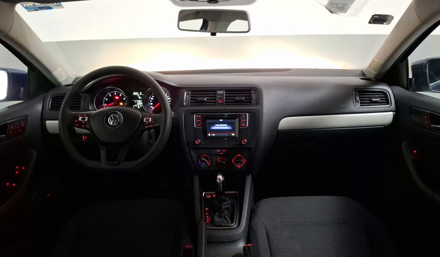 Volkswagen Jetta 2.5 COMFORTLINE TIP. BOLSAS AIRE DEL. Sedan 2018