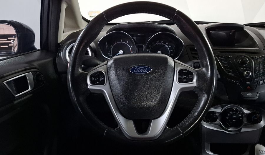 Ford Fiesta 1.6 SE MT Sedan 2015