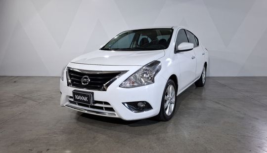 Nissan • Versa