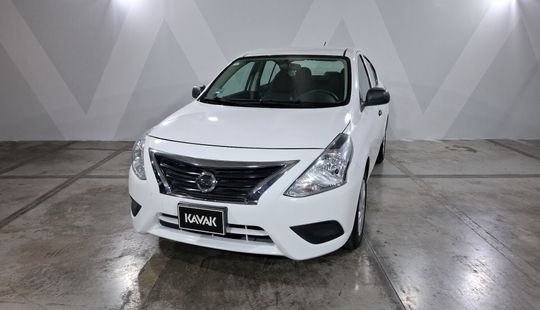 Nissan • Versa