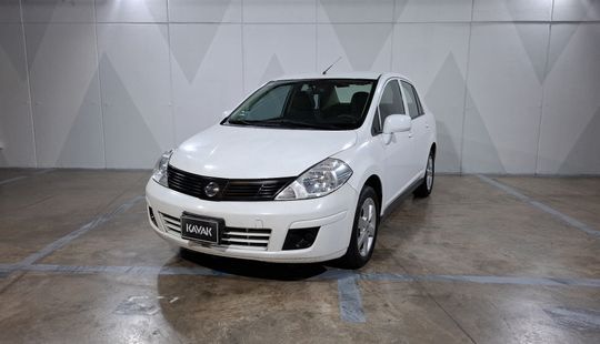 Nissan • Tiida